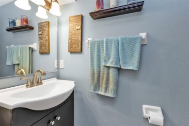 Charming 2-Bedroom, 2.5-Bathroom Townhouse on Deep Creek Golf on Deep Creek Golf Club in Florida - for sale on GolfHomes.com, golf home, golf lot