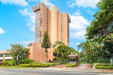 This bright and breezy corner unit features an open floorplan on Honolulu Country Club in Hawaii - for sale on GolfHomes.com, golf home, golf lot