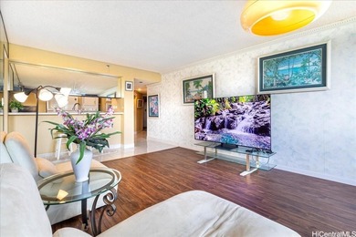 This bright and breezy corner unit features an open floorplan on Honolulu Country Club in Hawaii - for sale on GolfHomes.com, golf home, golf lot