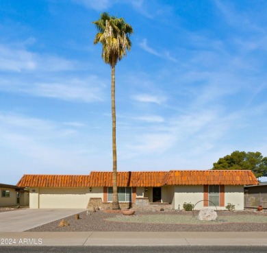 Charming Home with Flexible Living Spaces on a Spacious Lot. 

 on Sun City-Willow Creek / Willow Brook  in Arizona - for sale on GolfHomes.com, golf home, golf lot