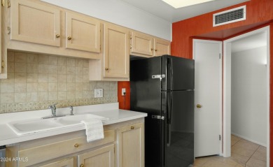 Charming Home with Flexible Living Spaces on a Spacious Lot. 

 on Sun City-Willow Creek / Willow Brook  in Arizona - for sale on GolfHomes.com, golf home, golf lot