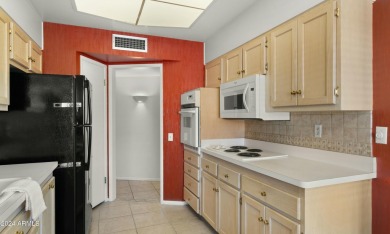 Charming Home with Flexible Living Spaces on a Spacious Lot. 

 on Sun City-Willow Creek / Willow Brook  in Arizona - for sale on GolfHomes.com, golf home, golf lot