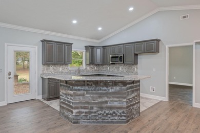 Welcome to the highly desirable Foxwood Golf neighborhood! This on Foxwood Country Club in Florida - for sale on GolfHomes.com, golf home, golf lot