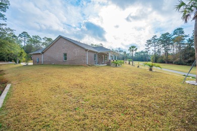 Welcome to the highly desirable Foxwood Golf neighborhood! This on Foxwood Country Club in Florida - for sale on GolfHomes.com, golf home, golf lot