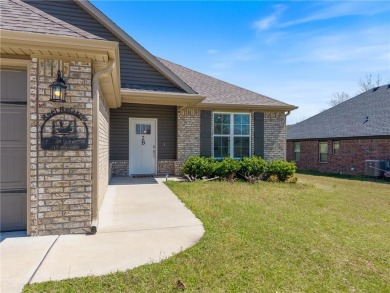 Like new 3bedroom 2 bath home on the island. Looking for a place on Holiday Island Executive Golf Course in Arkansas - for sale on GolfHomes.com, golf home, golf lot