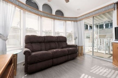 Beautiful park model home in Beaver Dam Resort, perfectly on Beaver Dam Resort in Arizona - for sale on GolfHomes.com, golf home, golf lot