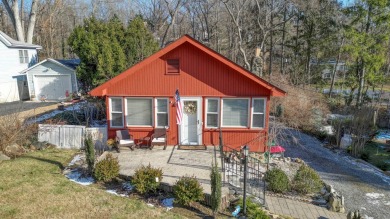 Welcome to Brookside Drive, a picturesque turn-key cottage on Anglebrook Golf Club in New York - for sale on GolfHomes.com, golf home, golf lot