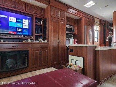 2014 Holiday Rambler Presidential by Monaco 39' NO LOT LEASE on Glen Lakes Country Club in Florida - for sale on GolfHomes.com, golf home, golf lot