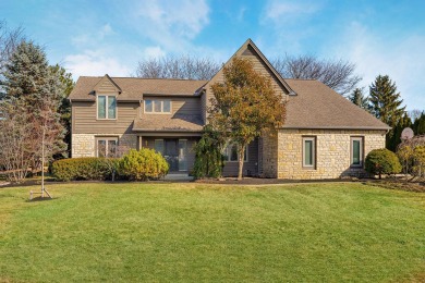 Stunning 2-story home on Muirfield Country Club Golf Course with on Muirfield Village Golf Club in Ohio - for sale on GolfHomes.com, golf home, golf lot