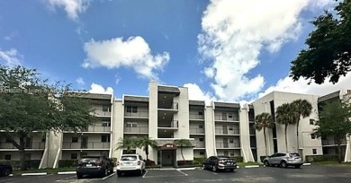 Great unit in a very desirable Pine Island Ridge Golf community! on Pine Island Ridge Country Club in Florida - for sale on GolfHomes.com, golf home, golf lot