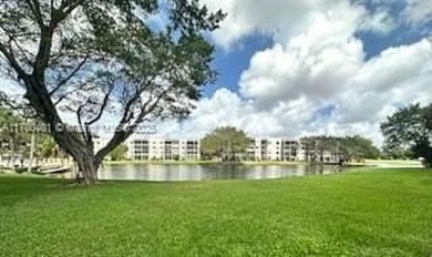 Great unit in a very desirable Pine Island Ridge Golf community! on Pine Island Ridge Country Club in Florida - for sale on GolfHomes.com, golf home, golf lot