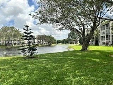 Great unit in a very desirable Pine Island Ridge Golf community! on Pine Island Ridge Country Club in Florida - for sale on GolfHomes.com, golf home, golf lot
