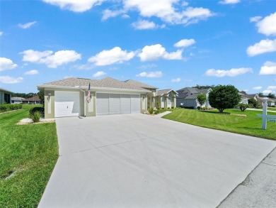 Beautiful and move-in-ready 3BR/2BA golf course home located in on Ocala Palms Golf and Country Club in Florida - for sale on GolfHomes.com, golf home, golf lot