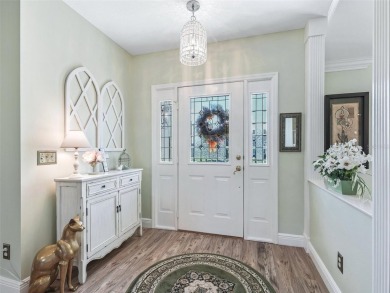 Beautiful and move-in-ready 3BR/2BA golf course home located in on Ocala Palms Golf and Country Club in Florida - for sale on GolfHomes.com, golf home, golf lot