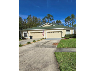 Under contract-accepting backup offers. The only THREE BEDROOM on The Links of Lake Bernadette in Florida - for sale on GolfHomes.com, golf home, golf lot