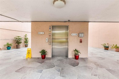 ONE OF THE NEWEST CONDOS IN THE COMPLEX | BUILT IN 1996 | on Sunrise Lakes Phase IV Golf Course in Florida - for sale on GolfHomes.com, golf home, golf lot