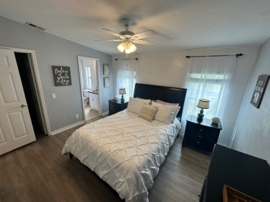 A beautiful and well cared for Barrington home with 2 bedrooms on Del Tura Golf and Country Club in Florida - for sale on GolfHomes.com, golf home, golf lot