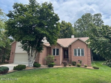 This house is located in a very desirable area of ''FAIRFIELD on Heatherhurst Golf Course in Tennessee - for sale on GolfHomes.com, golf home, golf lot