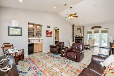 Welcome to easy living in Rockport Country Club. 101 Bay Hills on Rockport Country Club in Texas - for sale on GolfHomes.com, golf home, golf lot