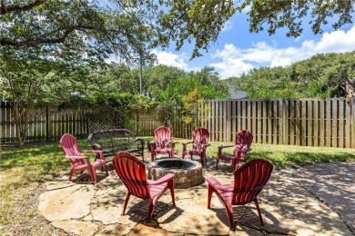 Welcome to easy living in Rockport Country Club. 101 Bay Hills on Rockport Country Club in Texas - for sale on GolfHomes.com, golf home, golf lot