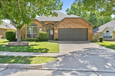 Welcome to this charming 4 bed, 2 bath home in the heart of on Oakmont Country Club in Texas - for sale on GolfHomes.com, golf home, golf lot