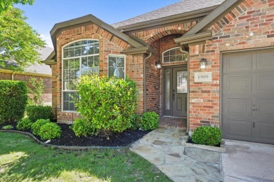 Welcome to this charming 4 bed, 2 bath home in the heart of on Oakmont Country Club in Texas - for sale on GolfHomes.com, golf home, golf lot