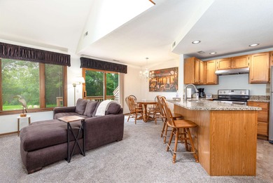 Nicely updated golf villa. Overlooking Eagle Ridge East Golf on  in Illinois - for sale on GolfHomes.com, golf home, golf lot