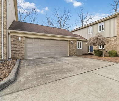 Golf course living with a view! This townhome located in the on Eagles Nest Country Club in Kentucky - for sale on GolfHomes.com, golf home, golf lot