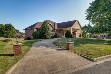 Lovely all-brick, one-owner home in this prime subdivision that on Fremont Hills Country Club in Missouri - for sale on GolfHomes.com, golf home, golf lot