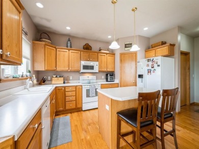 One owner home - located 20 minutes from Cedar Rapids/Marion & on Hillcrest Country Club in Iowa - for sale on GolfHomes.com, golf home, golf lot