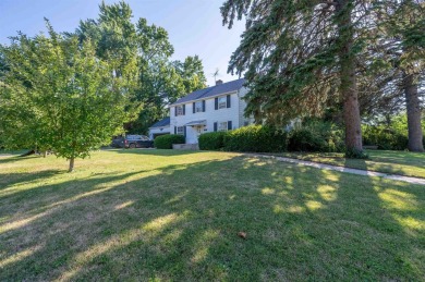 Charming 4-Bedroom Home in a Peaceful Neighborhood Welcome to on Sunset Golf Club in Illinois - for sale on GolfHomes.com, golf home, golf lot