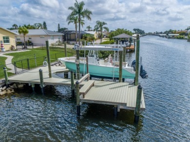 Waterfront and no flood damage due to an 11' elevation!  Welcome on Apollo Beach Golf and Sea Club in Florida - for sale on GolfHomes.com, golf home, golf lot