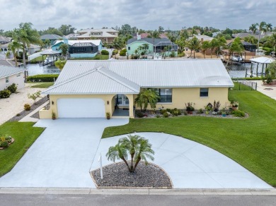 Waterfront and no flood damage due to an 11' elevation!  Welcome on Apollo Beach Golf and Sea Club in Florida - for sale on GolfHomes.com, golf home, golf lot