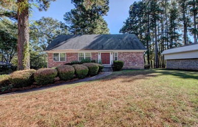 This spacious home in Foxwood offers 3 bedrooms and 3 1/2  baths on Foxwood Golf Club in Arkansas - for sale on GolfHomes.com, golf home, golf lot