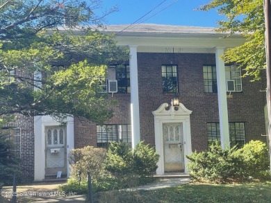 A RARE opportunity to own a well-maintained, all brick 6 family on Silver Lake Golf Course in New York - for sale on GolfHomes.com, golf home, golf lot