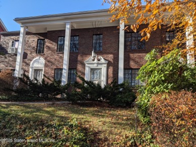 A RARE opportunity to own a well-maintained, all brick 6 family on Silver Lake Golf Course in New York - for sale on GolfHomes.com, golf home, golf lot