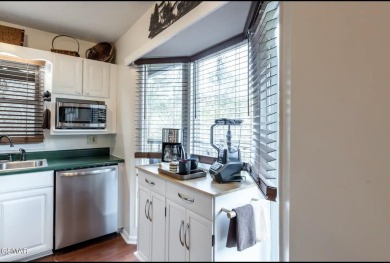 MOUNTAIN VIEW ESCAPE - Perched in Prestigious Cobbly Nob 
 on Bent Creek Golf Course in Tennessee - for sale on GolfHomes.com, golf home, golf lot