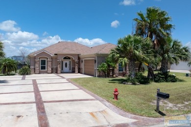 You are going to want to take a look at this one! One owner. The on South Padre Island Golf Club in Texas - for sale on GolfHomes.com, golf home, golf lot
