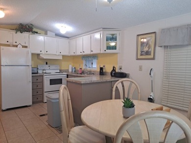 Great Location !!! Comes Fully Furnished and Move-In Ready  ! on Riverwood Golf Club in Florida - for sale on GolfHomes.com, golf home, golf lot