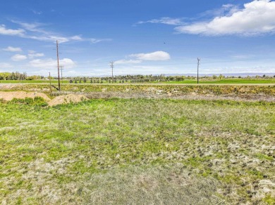 Located near the Gooding Country Club and Golf Course, this on Gooding Country Club in Idaho - for sale on GolfHomes.com, golf home, golf lot