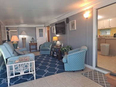 Great Location !!! Comes Fully Furnished and Move-In Ready  ! on Riverwood Golf Club in Florida - for sale on GolfHomes.com, golf home, golf lot