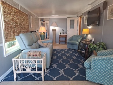 Great Location !!! Comes Fully Furnished and Move-In Ready  ! on Riverwood Golf Club in Florida - for sale on GolfHomes.com, golf home, golf lot