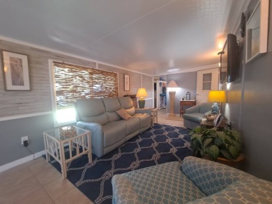 Great Location !!! Comes Fully Furnished and Move-In Ready  ! on Riverwood Golf Club in Florida - for sale on GolfHomes.com, golf home, golf lot