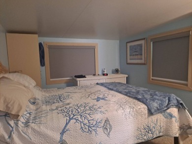 Great Location !!! Comes Fully Furnished and Move-In Ready  ! on Riverwood Golf Club in Florida - for sale on GolfHomes.com, golf home, golf lot