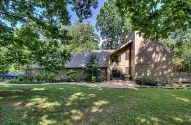 Lovely contemporary updated home on 2 private and level lots on Smoky Mountain Country Club in Tennessee - for sale on GolfHomes.com, golf home, golf lot