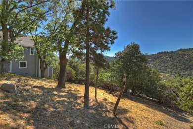 Moderately sloped vacant land in Lake Arrowhead Woods. This lot on Lake Arrowhead Country Club in California - for sale on GolfHomes.com, golf home, golf lot