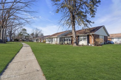 This popular Baronet is in move in condition. Situated one block on Greenbriar Woodlands in New Jersey - for sale on GolfHomes.com, golf home, golf lot