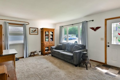 Welcome to this adorable home, waiting for a new owner!  Close on Sandy Hollow Golf Course in Illinois - for sale on GolfHomes.com, golf home, golf lot