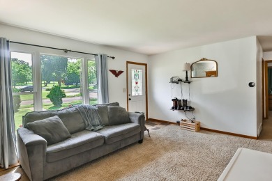 Welcome to this adorable home, waiting for a new owner!  Close on Sandy Hollow Golf Course in Illinois - for sale on GolfHomes.com, golf home, golf lot