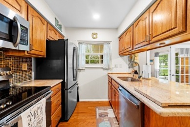 Welcome to this awesome buy in Clearbrook! Enjoy easy living in on Clearbrook Golf Club in New Jersey - for sale on GolfHomes.com, golf home, golf lot
